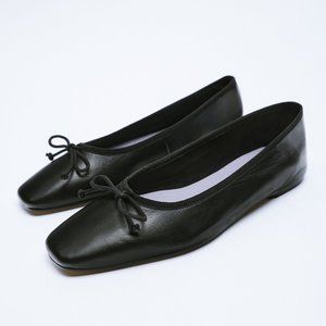 Zara Size 7.5 Black Leather Ballet Flats With Bow